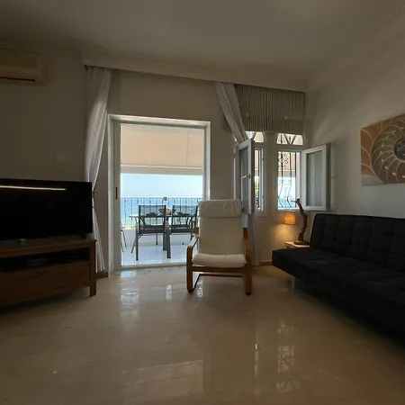 Cali-waves Daire Kalyves Polygyrou